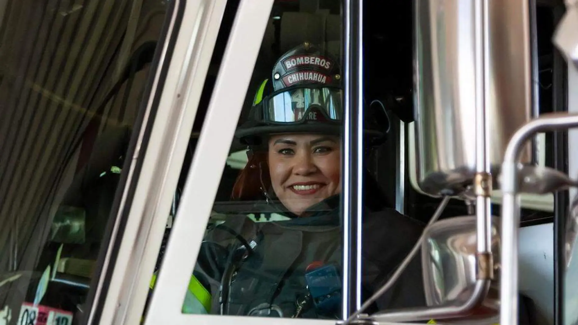 Gabriela Ivonne Alire primer mujer bombero